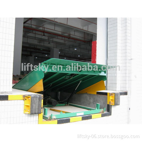 LSO12-715D capacity 12T hydraulic dock leveler / dock ramp